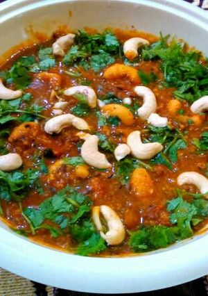A picture of Kaju curry restaurant style.