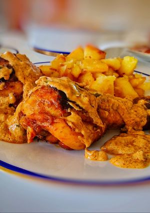 EGYSERPENYŐS csirkecombok tejszínes mustáros szósszal recept fotója