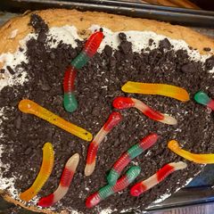 A picture of Trick or treat cookie pizza.