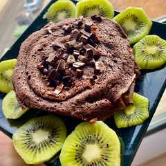 Una foto de Tartar de avena y cacao puro