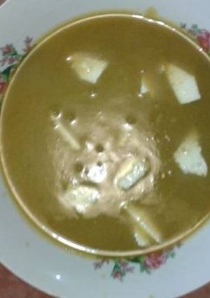 Una foto de Crema de auyama con trocitos de queso.