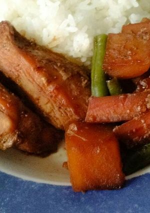 A picture of Chinese honey garlic chicken.