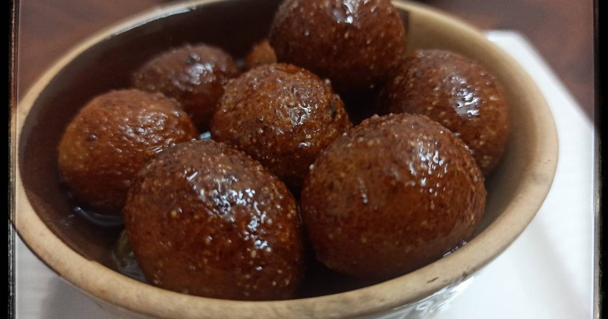 Garam Garam Rava Gulab Jamun from leftover Ghee residue Recipe by Priya