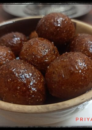 A picture of Garam Garam Rava Gulab Jamun from leftover Ghee residue.