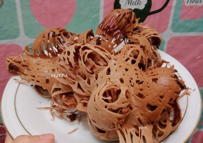 Bagaimana Menyiapkan Kue Cubit Laba-laba/Sarang Laba-laba Cokelat yang Enak