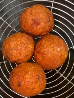 சிக்கன் கோலா உருண்டை செய்முறை முக்கிய புகைப்படம்