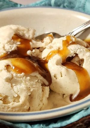 A picture of No Churn Cinnamon Roll Ice Cream.