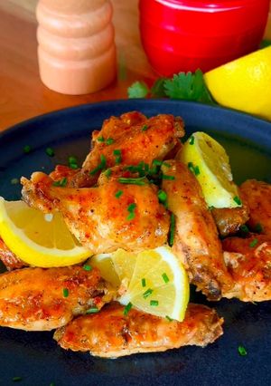 Una foto de Alitas Limón y Pimienta 🍋 Lemon & Pepper Wings