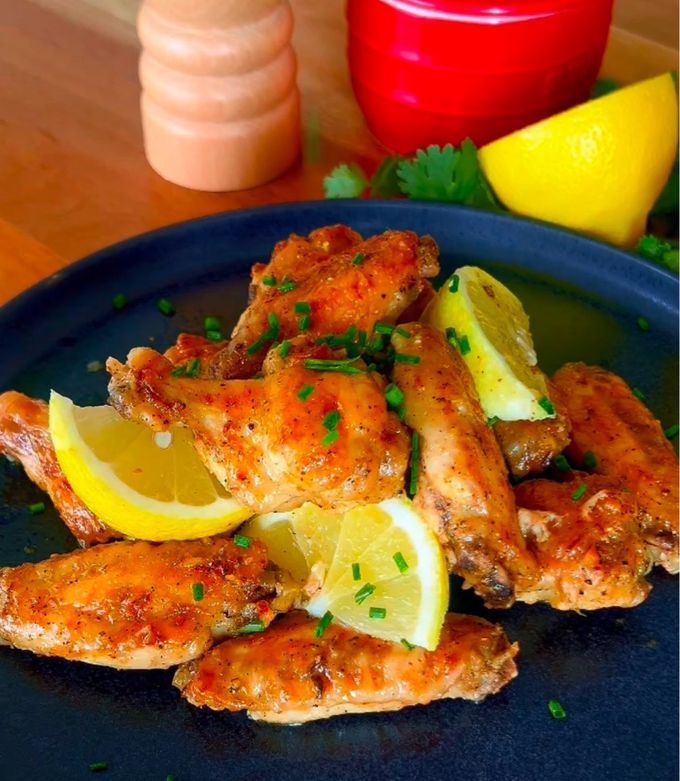 Una foto de Alitas Limón y Pimienta 🍋 Lemon & Pepper Wings