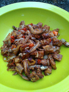 Foto resep Tumis Pedas Bawang Merah Teri Tempe