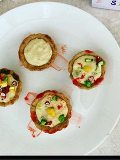 गुजिया टार्ट (gujiya chaat recipe in Hindi) रेसिपी मुख्य फोटो