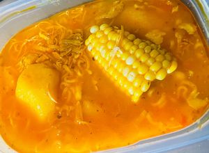 Una foto de Sopa 🍜 de pollo 🍗 a lo cubano 🙂
