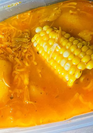 Una foto de Sopa 🍜 de pollo 🍗 a lo cubano 🙂