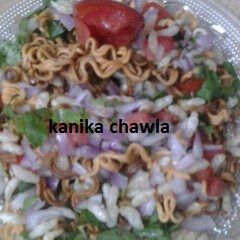 A picture of Maggi bhelpuri.