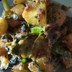 A picture of Malabar spinach curry.