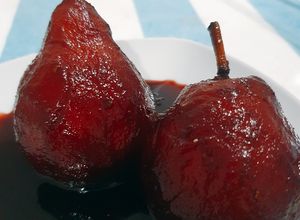 Una foto de Peras al vino tinto 🍷🍐🤩