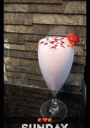 A picture of Strawberry Shake🍓.