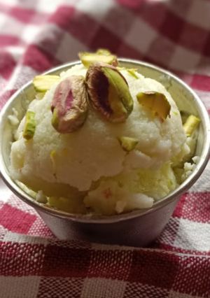 પિસ્તા આઇસ્ક્રીમ (Pista Ice Cream Recipe In Gujarati) રેસીપી મુખ્ય ફોટો