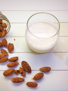 Foto resep Almond milk with dates