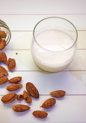 Foto resep Almond milk with dates