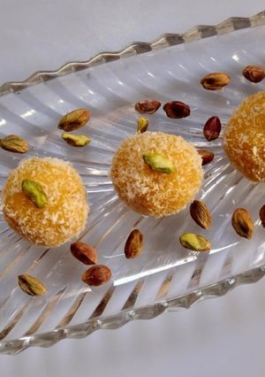 A picture of Mango coconut ladoo.