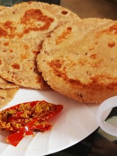 મસાલા બિસ્કીટ ભાખરી રેસીપી મુખ્ય ફોટો