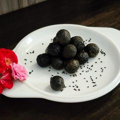 A picture of Til Gud ke ladoo.