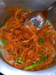 ગાજર નો સંભારો(gajar sabharo recipe in gujarati) રેસીપી મુખ્ય ફોટો