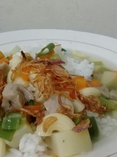 Foto resep Sayur Sop Bakso Makaroni