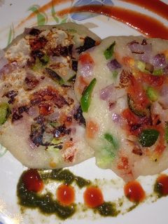 सूजी मिनी उतपम (Sooji Mini Uttapam recipe in hindi) रेसिपी मुख्य फोटो