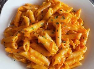 Foto principal de Macarrones con salsa de tomate y queso