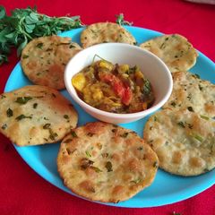 Methi kachori A picture of Methi kachori.