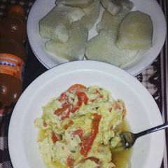 A picture of Yam and egg sauce.