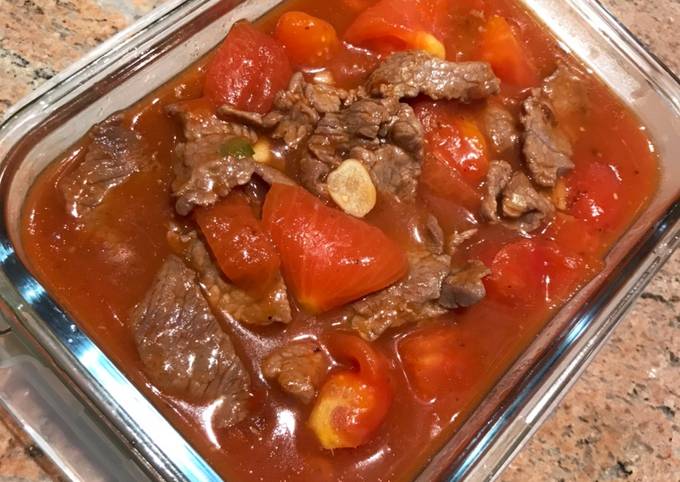 Daging sapi masak tomatoes