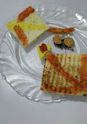 A picture of Veg.Mayo Grill Sandwhich And Chutney Sandwhich(kite shape).