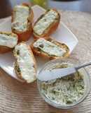 Pan con mantequilla de ajo rostizado