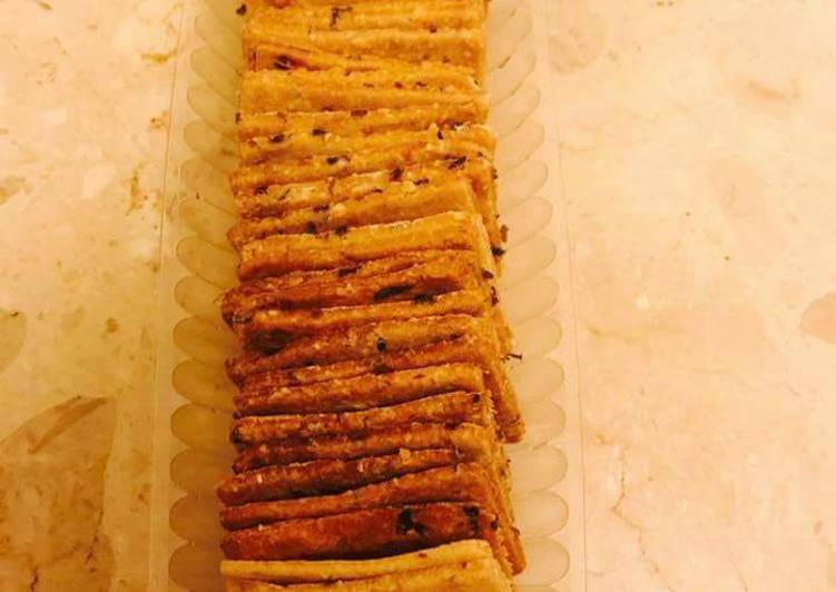 Spicy Wheat Crackers