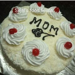 A picture of White forest cake.