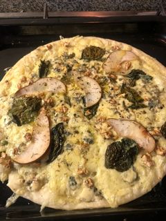 Una foto de Tarta salada de pera y queso