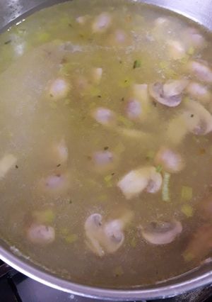 Una foto de Sopa crema de champiñones y verduras