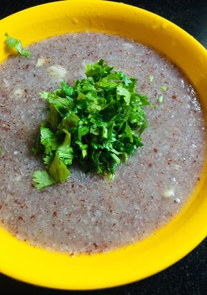A picture of Brown rice + single garlic kanji (porridge).