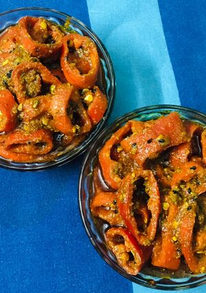 विंटर स्पेशल लाल मिर्च अचार(winter special lal mirch achar recipe in hindi) रेसिपी मुख्य फोटो