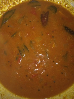 வெந்தய புளிக் குழம்பு (Venthaya pulikulambu recipe in tamil) செய்முறை முக்கிய புகைப்படம்