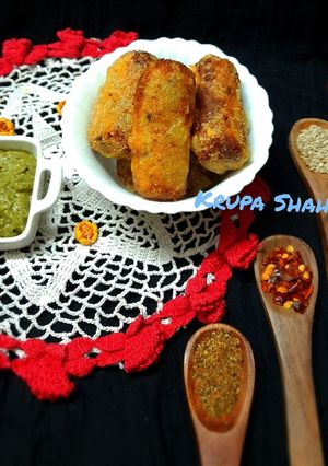 A picture of Paneer cheese rolls.