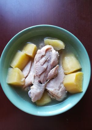 รูปของ ไก่ต้มเกลือกับมันฝรั่ง