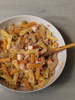 Una foto de Ensalada de pasta de cereales
