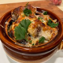 A picture of Short Rib French Onion Soup.
