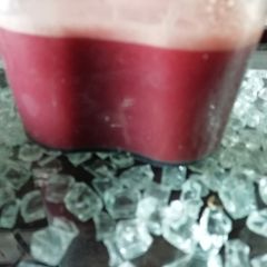 A picture of Pomegranate carrot juice.