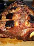 Paleta de cerdo con hueso al horno con salsa de ananá