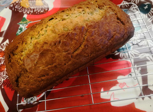 A picture of Banana Orange Cake.